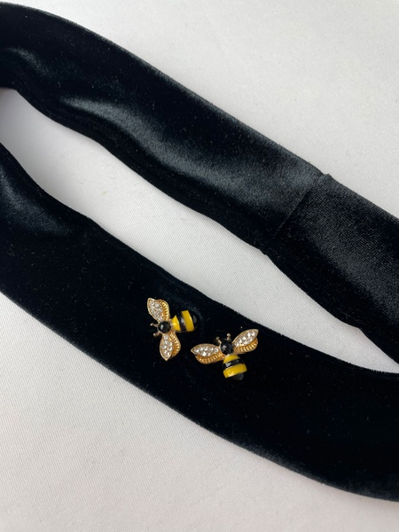 Велюровая повязка с украшением "Пчелки" фото