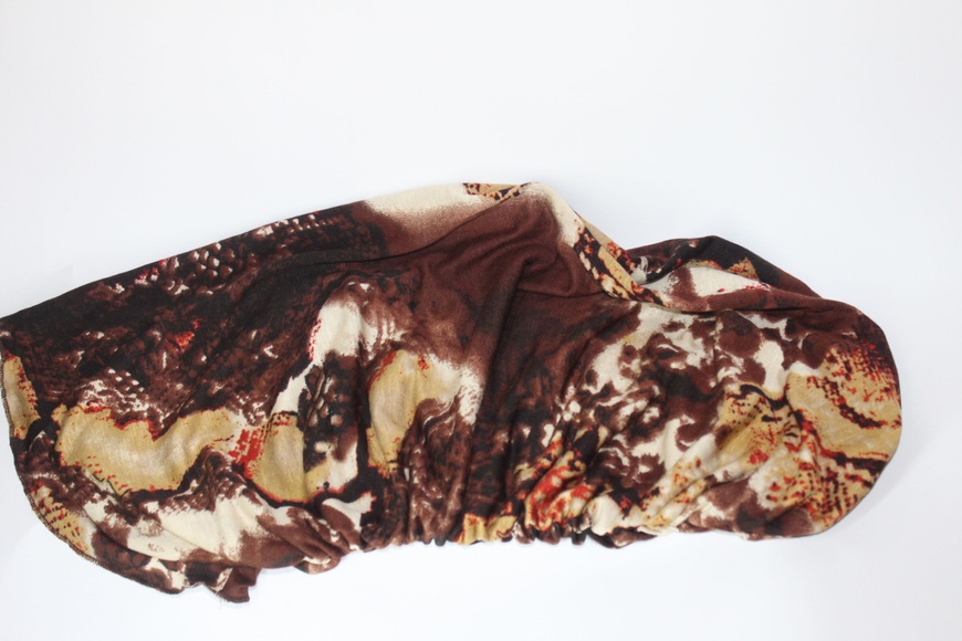 Шапочка Чулок коричневая с осенним принтом фото