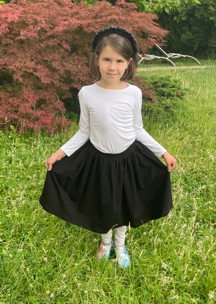 Чёрная детская свободная трикотажная юбка на резинке фото