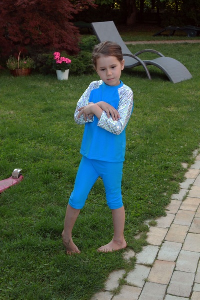Дитячий купальний костюм спідничка, легінси та кофтинка з лусочками фото