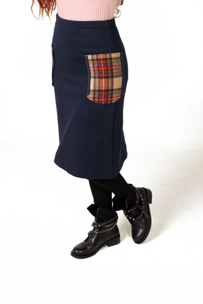 Зимняя юбка с накладными фальш-карманами фото