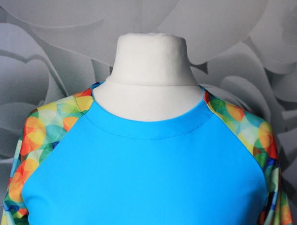 Купальное платье (голубое с разноцветными шариками) фото