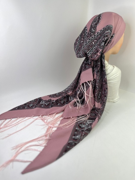 Бандана с имитацией платка розовая с длинной бахромой фото